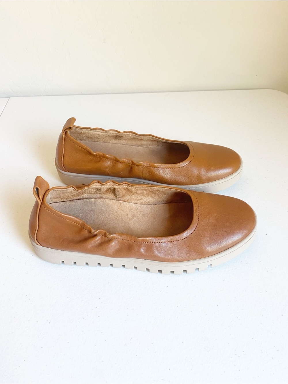 Vionic Uptown Ballet Flat Tan Leather Size 9.5